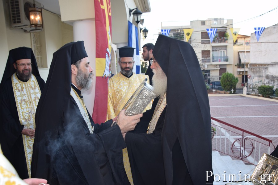 ΥΠΟΔΟΧΗ ΤΟΥ ΤΙΜΙΟΥ ΞΥΛΟΥ ΤΟΥ ΣΤΑΥΡΟΥ ΤΟΥ ΚΥΡΙΟΥ ΚΑΙ ΙΕΡΟ ΛΕΙΨΑΝΟ ΤΟΥ ΑΓΙΟΥ ΛΟΥΚΑ ΤΟΥ ΙΑΤΡΟΥ ΣΤΟΝ ΙΕΡΟ ΝΑΟ ΜΕΤΑΜΟΡΦΩΣΕΩΣ ΤΟΥ ΣΩΤΗΡΟΣ ΒΥΡΩΝΑ